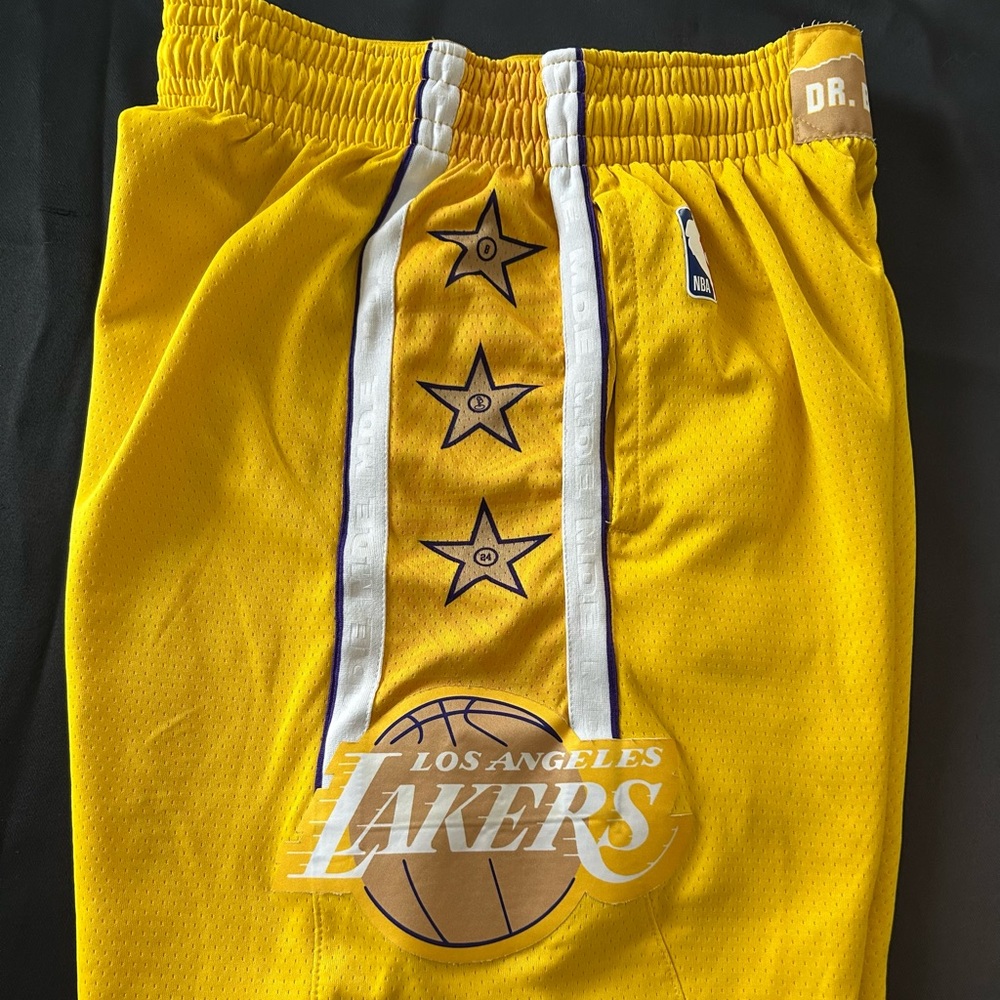 Men’s Lakers City Edition ‘19-‘20 MDE Shorts - Picture 4 of 6